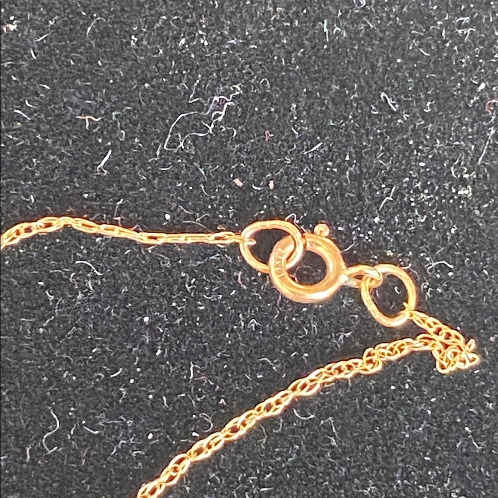 Elegant Gold Pendant Necklace - Picture 4 of 4